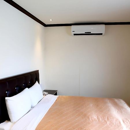 Holiday Business Hotel T'ai-tung Extérieur photo