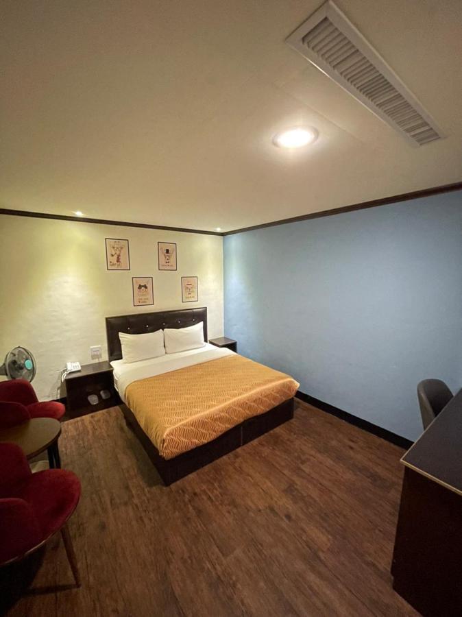 Holiday Business Hotel T'ai-tung Extérieur photo