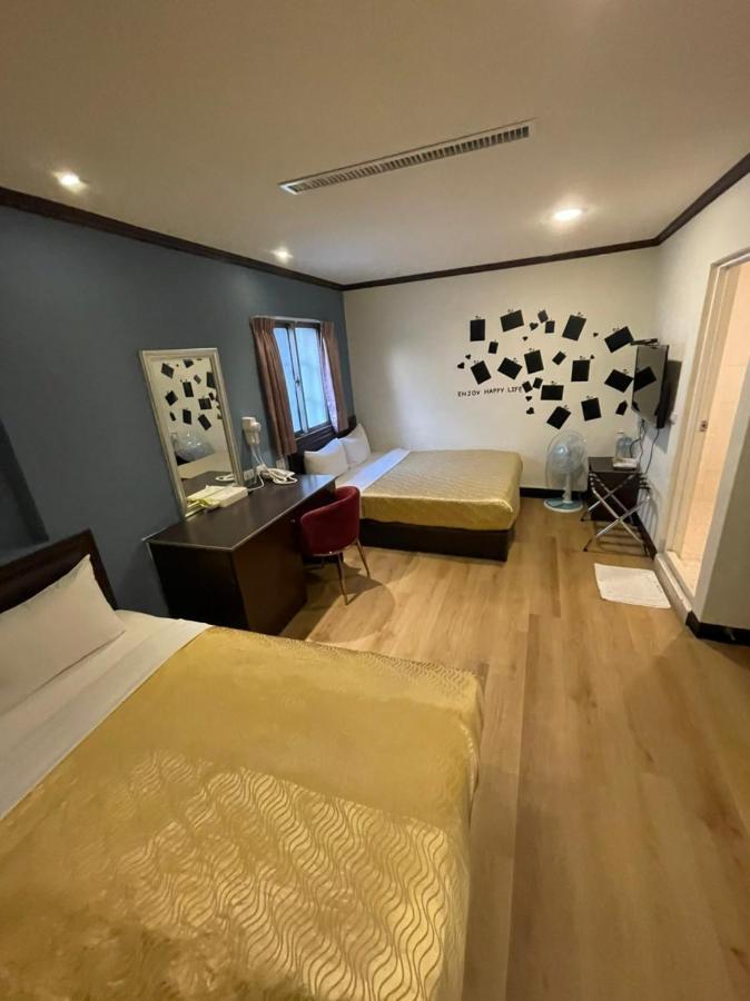 Holiday Business Hotel T'ai-tung Extérieur photo