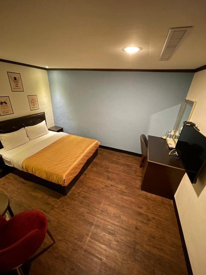 Holiday Business Hotel T'ai-tung Extérieur photo