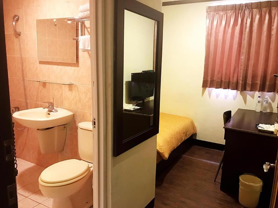 Holiday Business Hotel T'ai-tung Extérieur photo